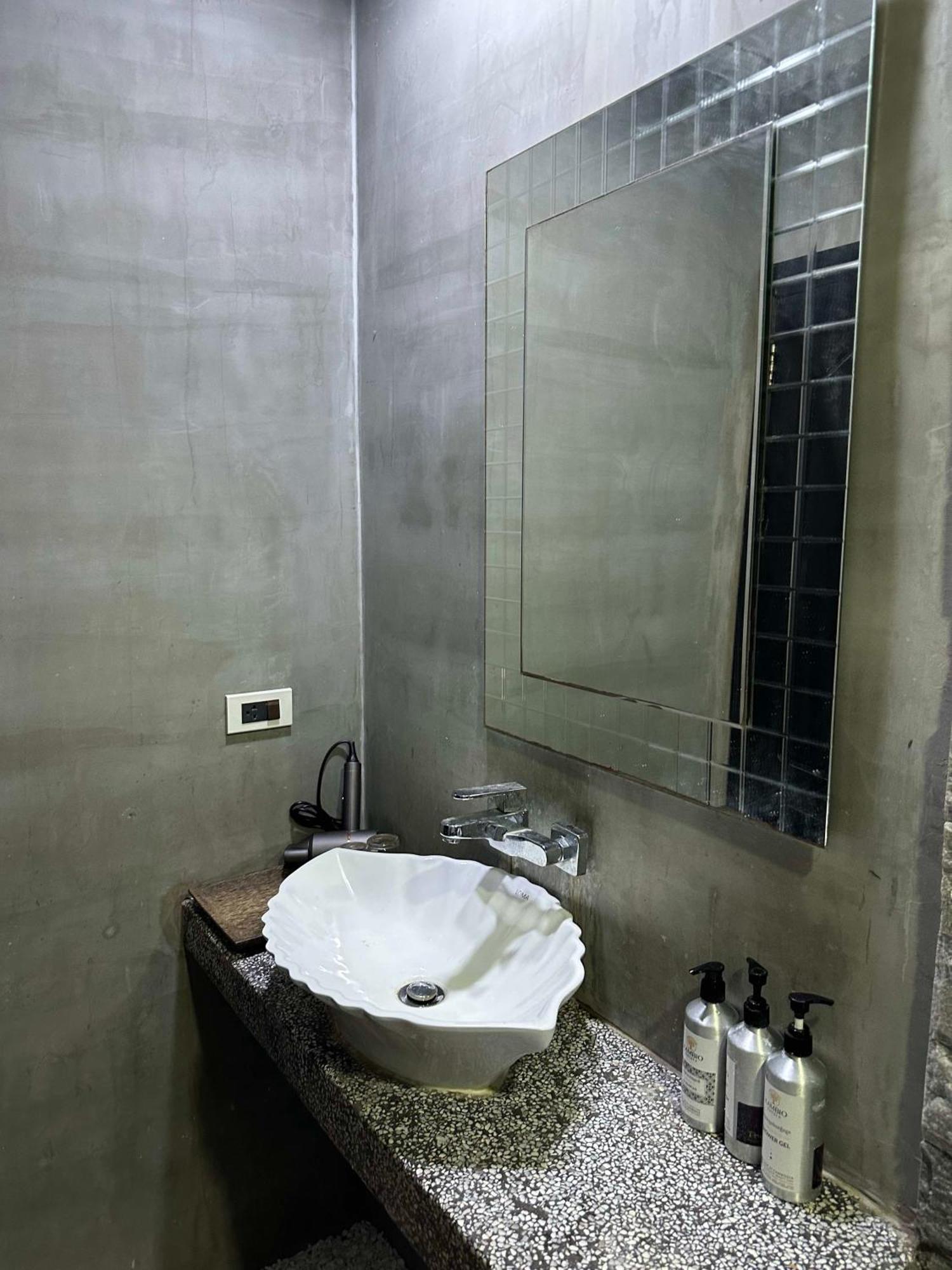 Double Room,1589762786:JPEG