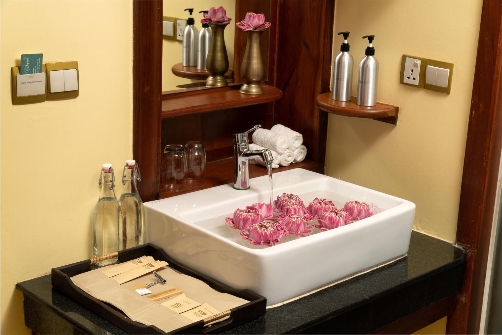 Villa Exclusive avec Piscine Privée + Espace de Travail Gratuit + Goûter + Plantation d'Arbres